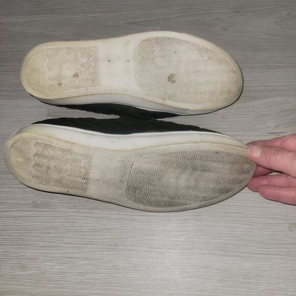 STEVE MADDEN ZAANDER Quilted Leather Slip-on Tennis Shoe 8 Black Comfort Designe - Picture 5 of 6